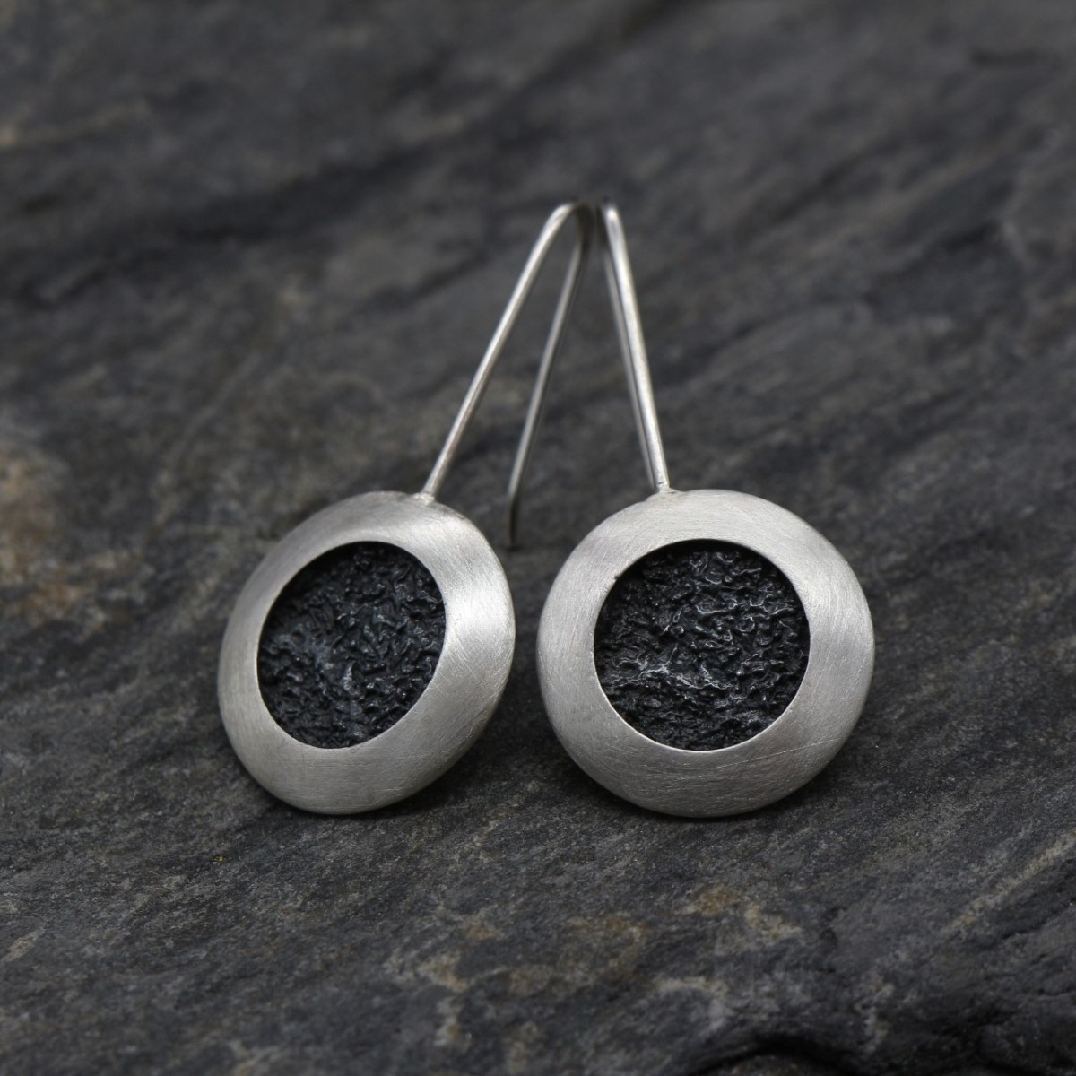 Earrings center Lava