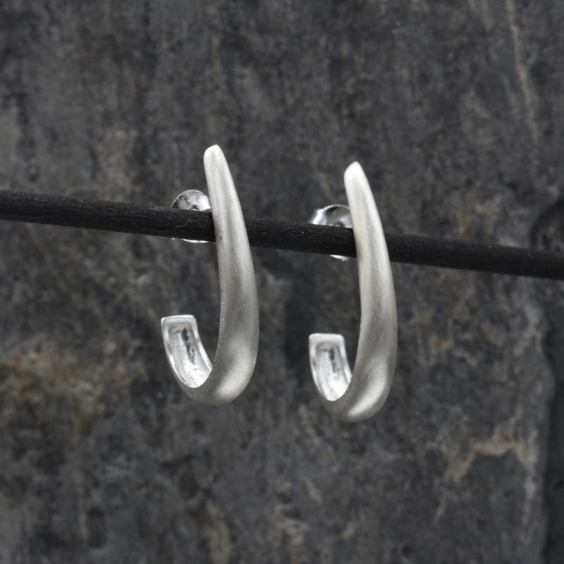 Medium hook earrings Básicos 2
