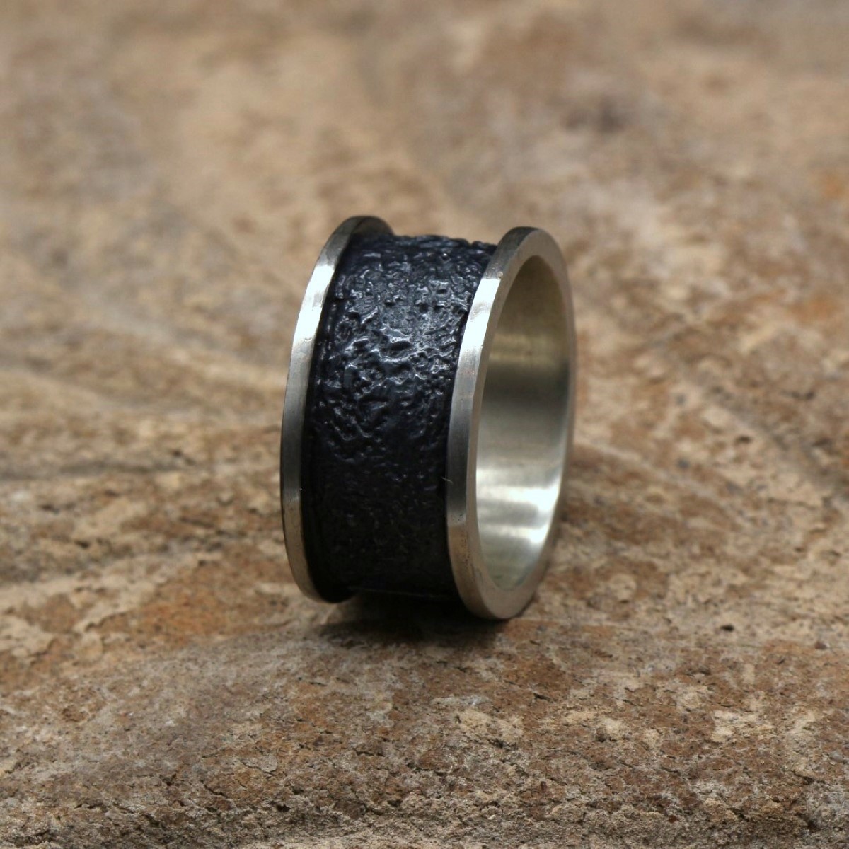 Anillo Lava bata