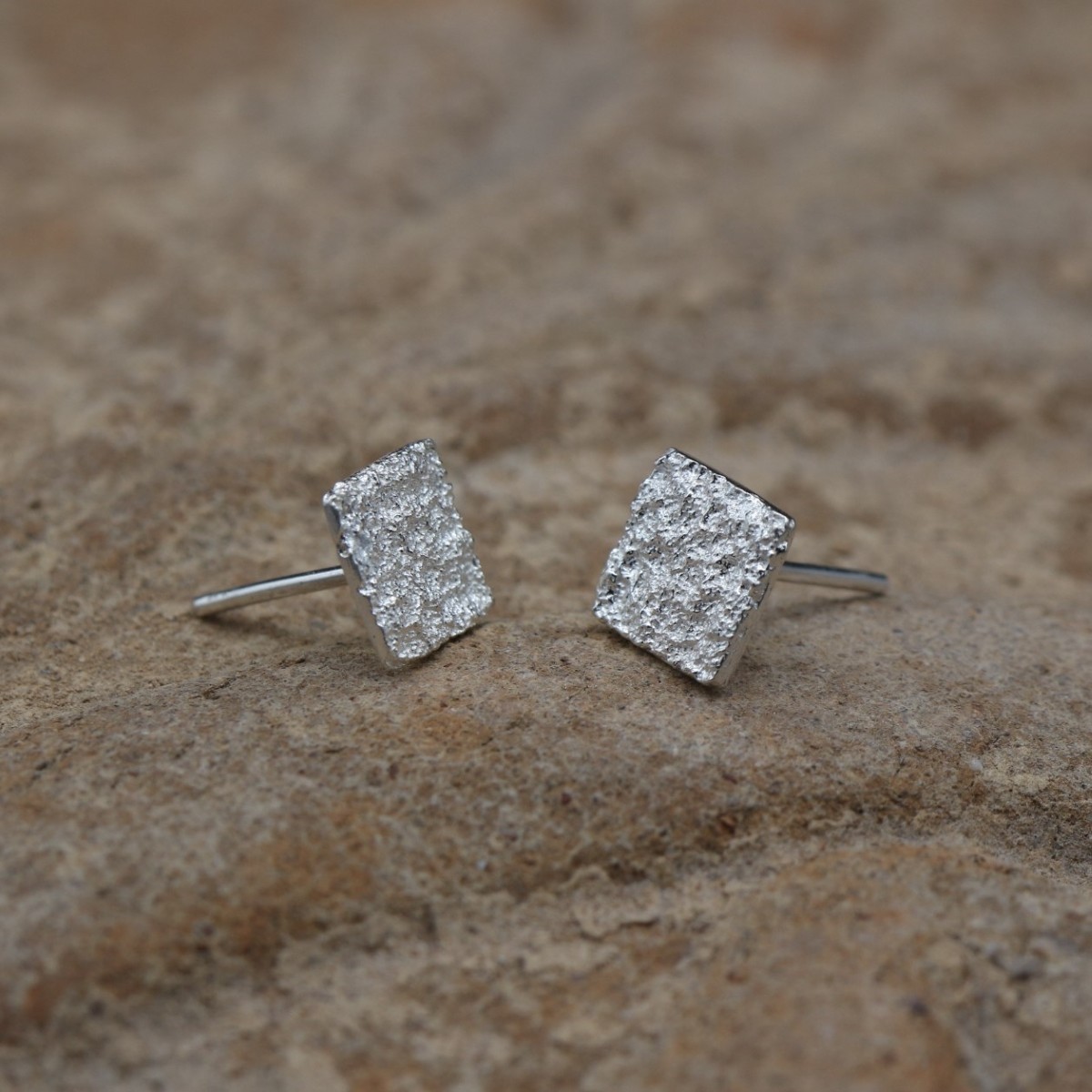 Pendientes Lava cuadrados