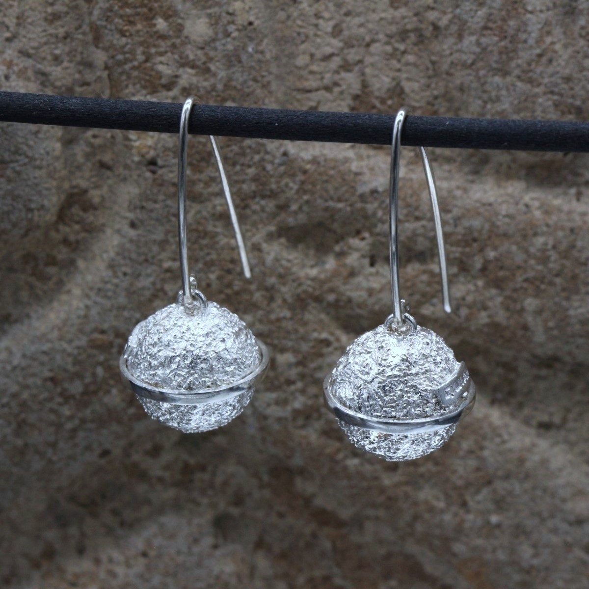 Ball earrings Lava