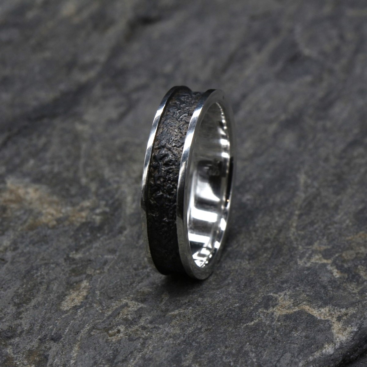 Anillo Lava fino
