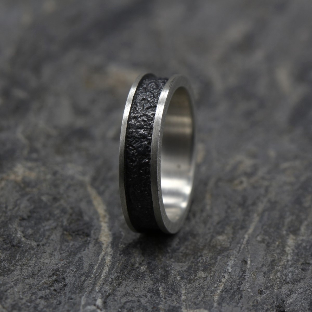 Anillo Lava fino