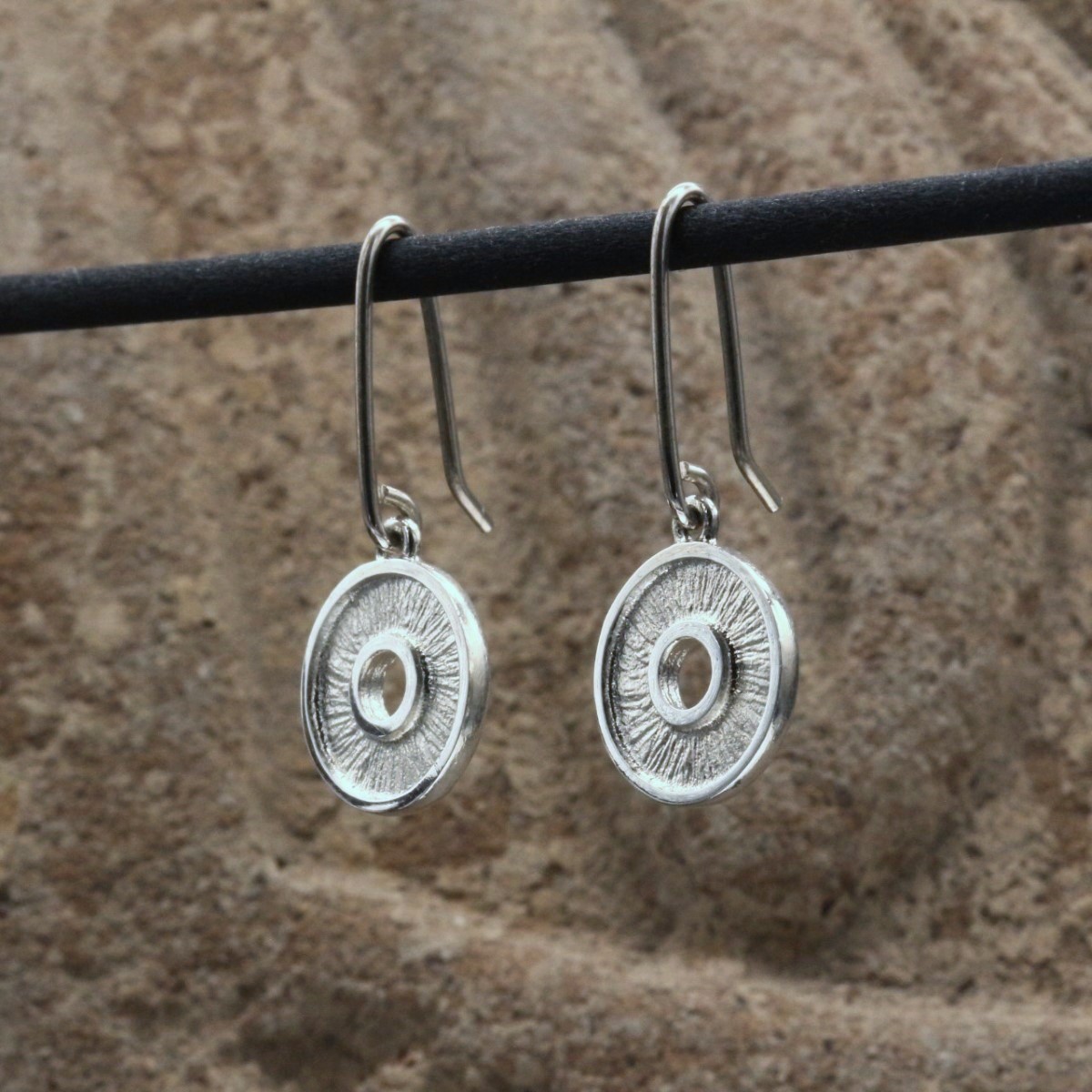 Mini Sol hook earrings